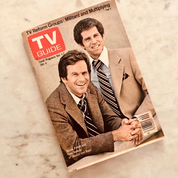 Vintage October 1, 1977 TV Guide - Picture 1 of 12
